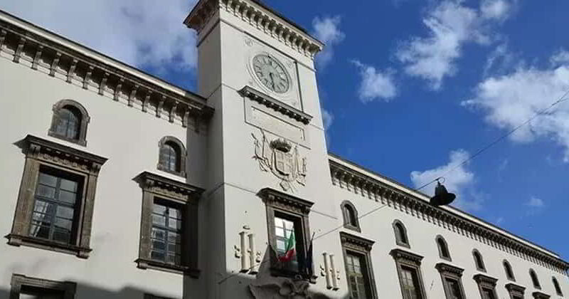 Napoli 2500 anni di storia giuridica Napoli 2500 anni di storia giuridica